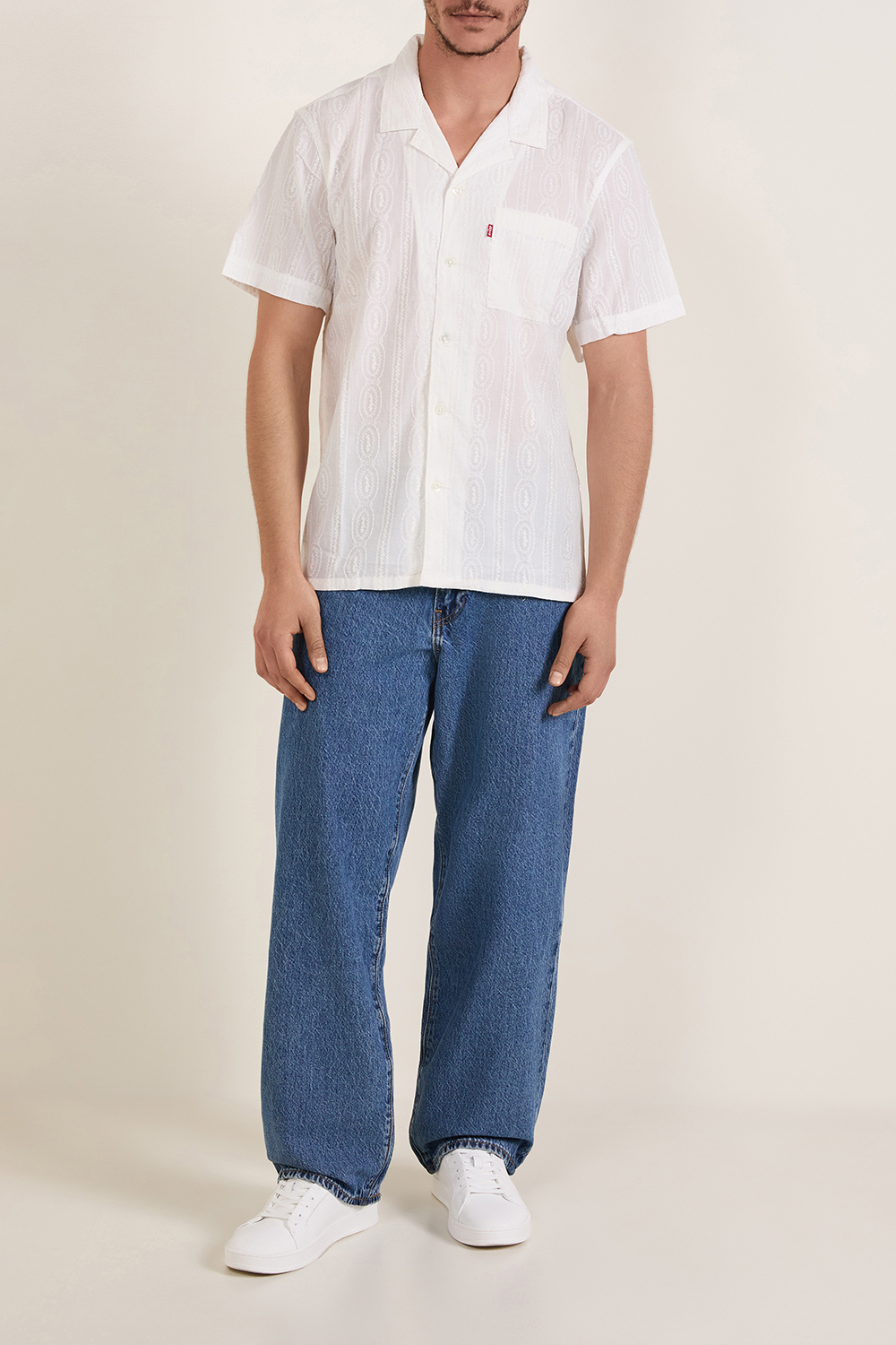 חולצת כפתורים עם רקמה